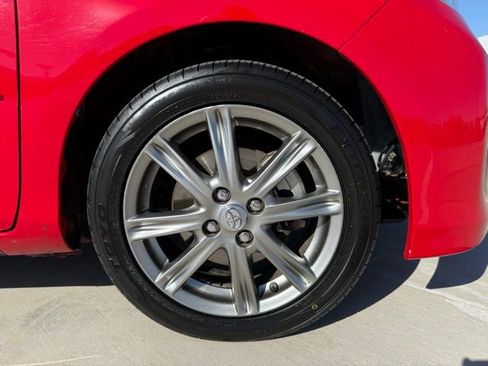 Used 2012 Toyota Yaris SE FWD image 36