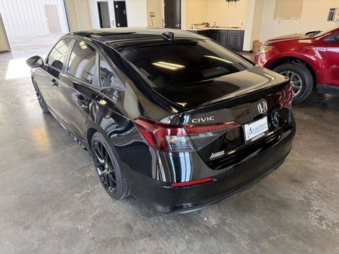 Used 2025 Honda Civic Sport image 9
