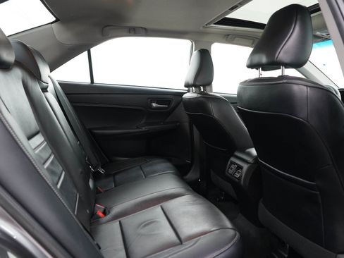 Used 2016 Toyota Camry XLE w/ Moonroof Package FWD image 12
