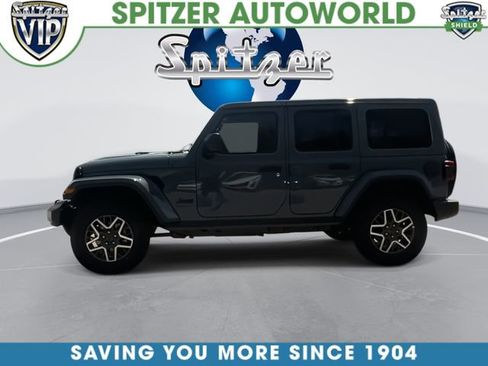 Used 2026 Jeep Wrangler Unlimited Sahara AWD/4WD image 9