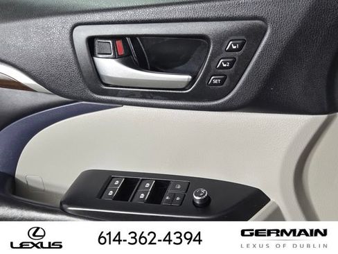 Used 2016 Toyota Highlander Limited AWD/4WD image 27