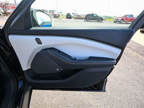 Certified 2025 Ford Mustang Mach-E Premium image 26