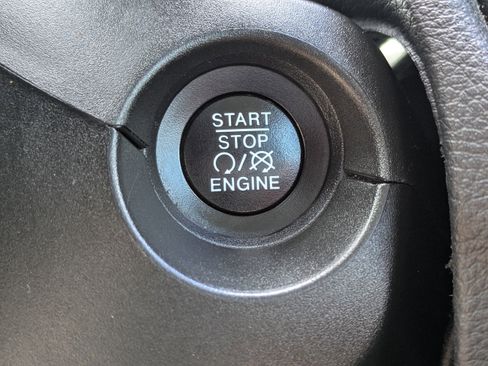 Used 2019 Jeep Compass Trailhawk AWD/4WD image 25
