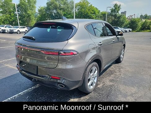 Used 2024 Dodge Hornet R/T w/ Tech Pack w/o Parking AWD/4WD image 3