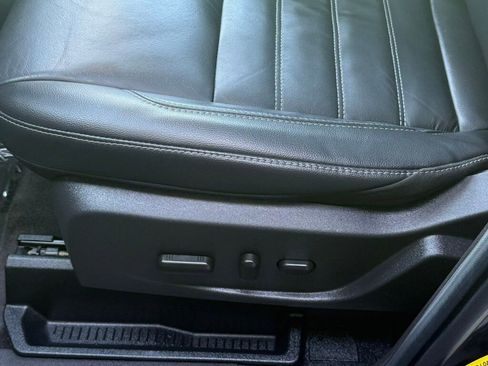 Used 2018 Ford Escape Titanium image 22