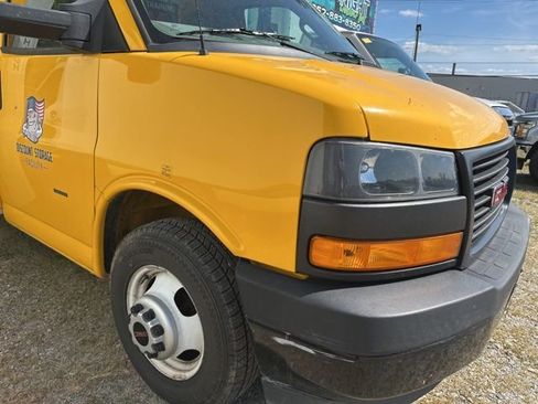 Used 2018 GMC Savana 3500 Extended w/ Driver Convenience Package image 14