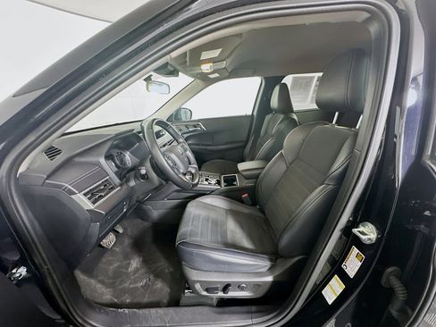 Used 2024 Mitsubishi Outlander SE image 13