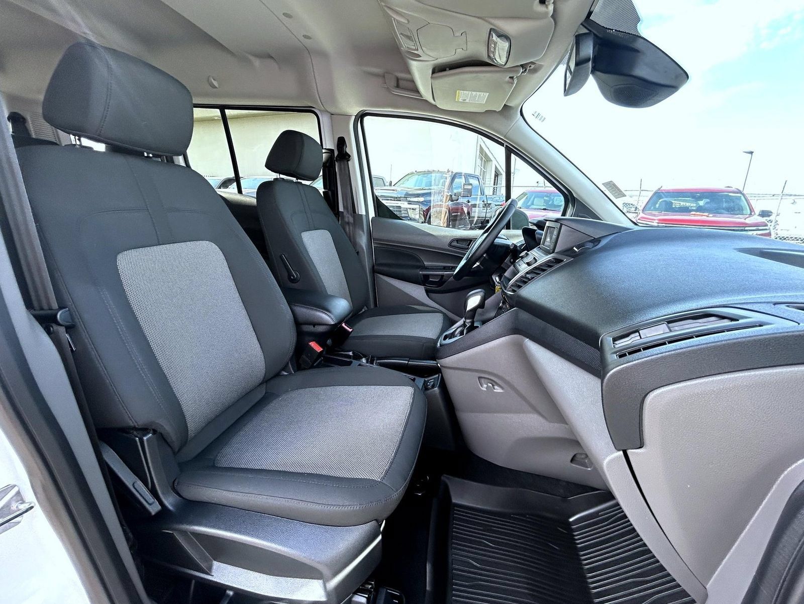 Used 2020 Ford Transit Connect XL FWD image 17