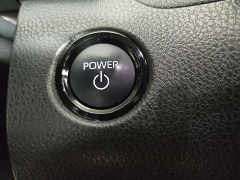 Used 2025 Toyota Camry SE FWD image 23