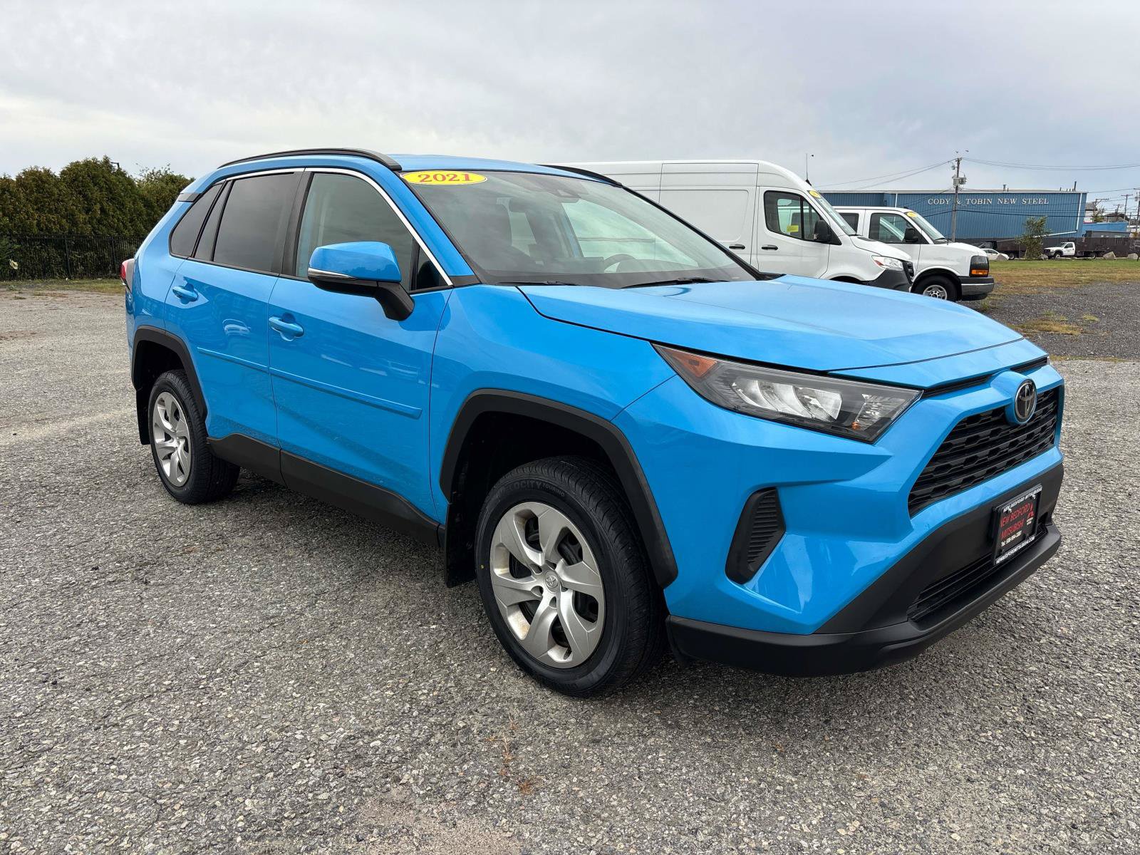 Used 2021 Toyota RAV4 LE AWD/4WD image 3