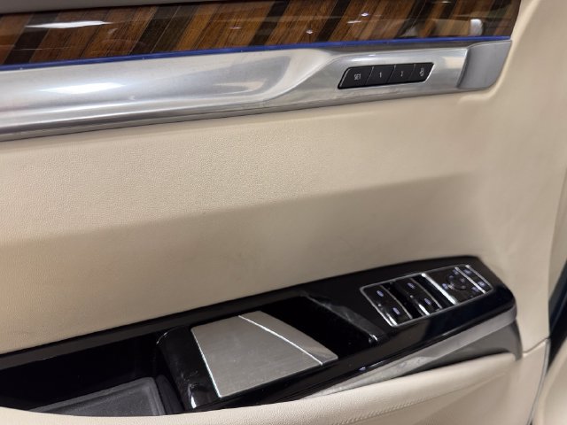 Used 2025 Cadillac Escalade Premium Luxury Platinum AWD/4WD image 8