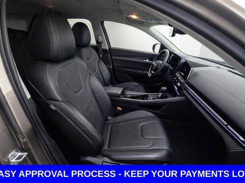 Used 2022 Hyundai Elantra Limited w/ Preferred Accessory Package FWD image 14