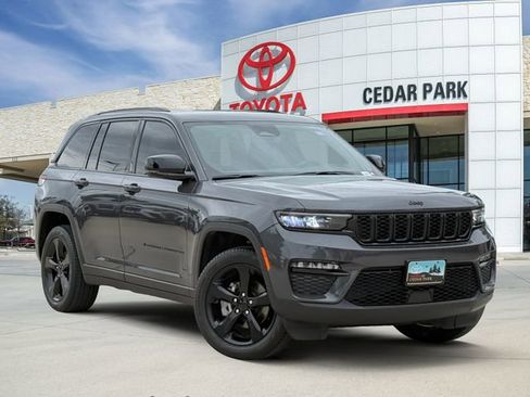 Used 2024 Jeep Grand Cherokee Limited w/ Black Appearance Package AWD/4WD image 1