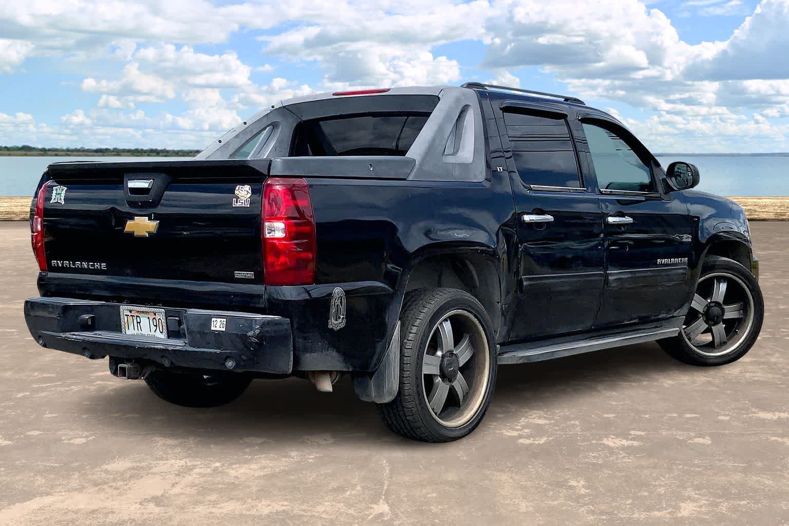 Used 2010 Chevrolet Avalanche LT RWD image 22