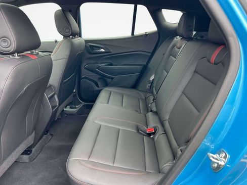 Used 2025 Chevrolet Trax RS w/ Sunroof Package FWD image 11