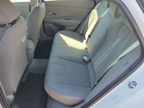 New 2026 Hyundai Elantra Hybrid FWD image 22