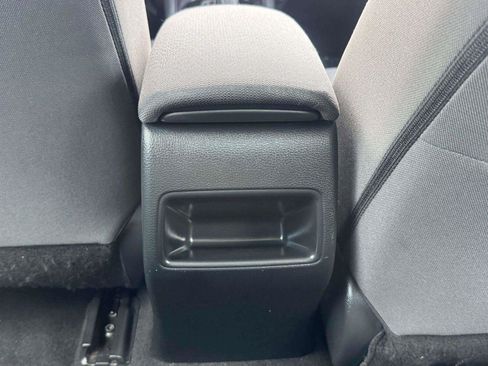Used 2021 Toyota Corolla LE FWD image 45