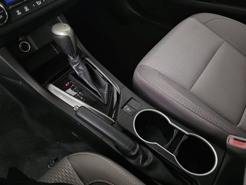 Used 2015 Toyota Corolla LE FWD image 23