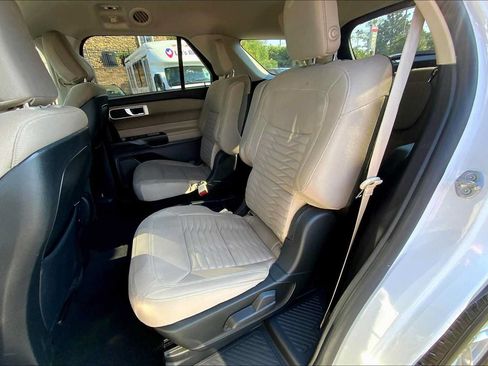 Used 2020 Ford Explorer XLT RWD image 19