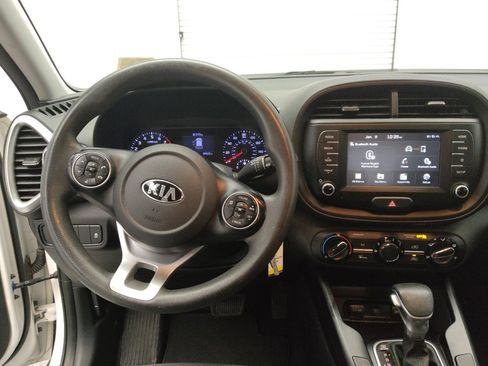 Used 2020 Kia Soul LX image 22