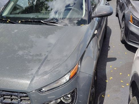 Used 2025 Hyundai Venue SEL FWD image 1