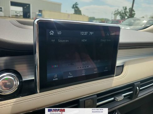 Used 2022 Lincoln Corsair AWD w/ Premium Package image 17