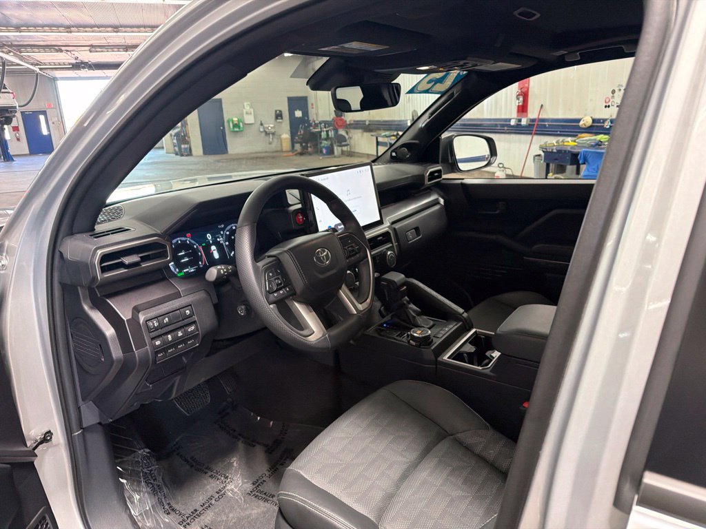 Used 2025 Toyota 4Runner TRD Off-Road Premium AWD/4WD image 20