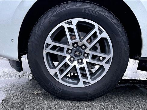 Certified 2025 Ford Expedition Active image 9