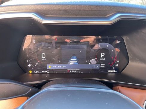 Used 2024 GMC Canyon AT4 w/ Canyon Safety Plus Package image 27