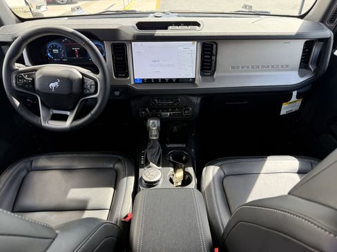 New 2026 Ford Bronco Outer Banks AWD/4WD image 9