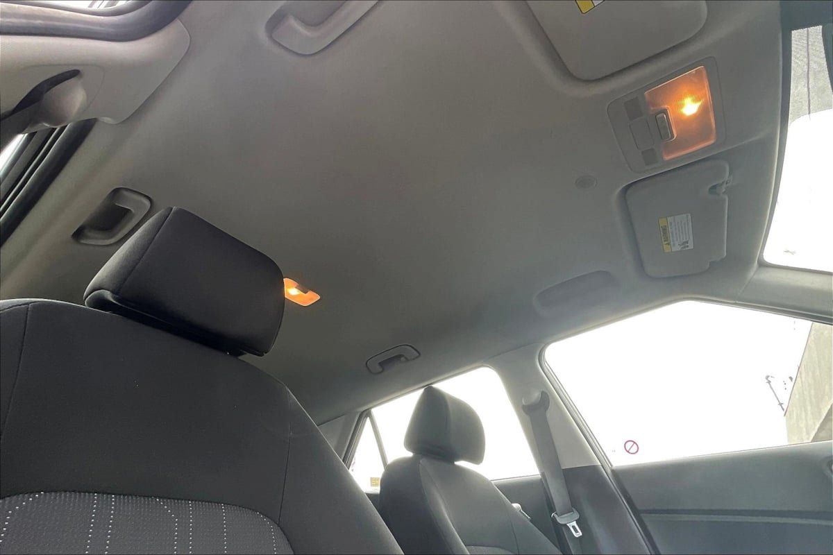 Used 2024 Hyundai Venue SE FWD image 22
