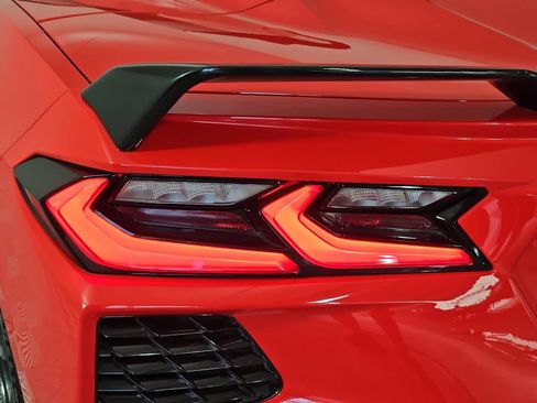 Used 2021 Chevrolet Corvette Stingray Convertible w/ 1LT RWD image 27
