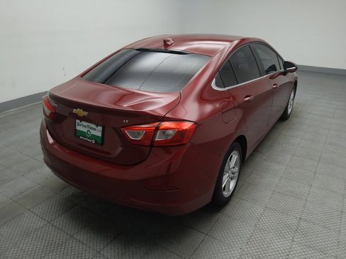 Used 2018 Chevrolet Cruze LT w/ Sun And Sound Package FWD image 9