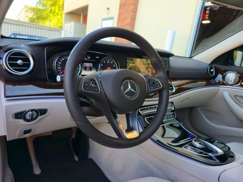 Used 2018 Mercedes-Benz E 400 4MATIC Wagon image 15