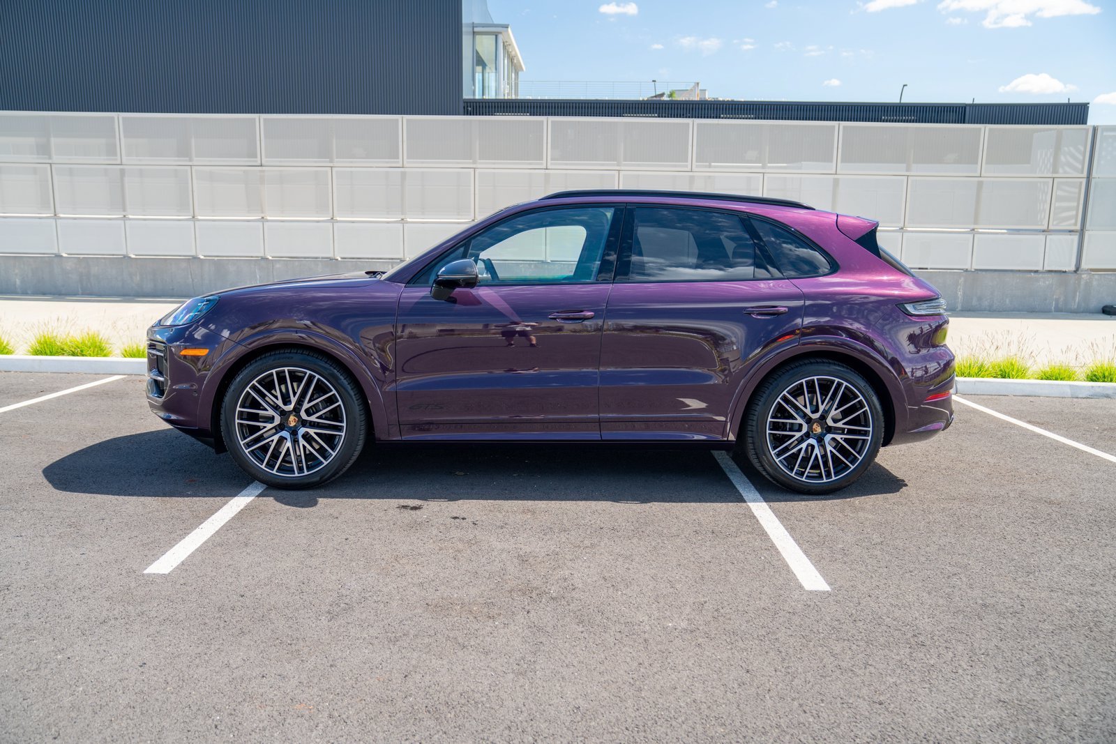 Certified 2025 Porsche Cayenne GTS AWD/4WD image 2