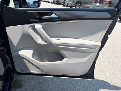 Certified 2023 Volkswagen Tiguan SE w/ Panoramic Sunroof Package AWD/4WD image 25