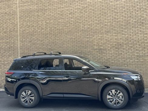 New 2026 Nissan Pathfinder SV w/ Cargo Package AWD/4WD image 4