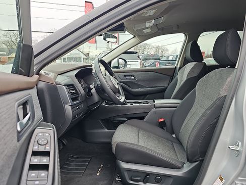 Certified 2023 Nissan Rogue SV image 14