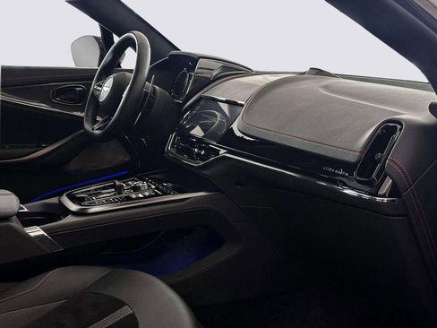 Used 2025 Aston Martin DBX 707 image 35