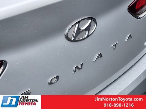 Used 2018 Hyundai Sonata Limited image 11