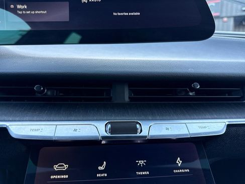 Used 2024 Lucid Air Touring image 39