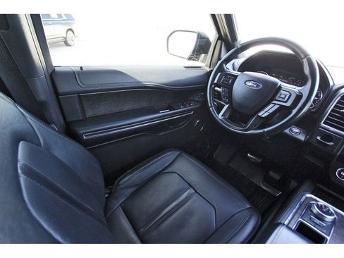 Used 2019 Ford Expedition Limited w/ Equipment Group 301A RWD image 8