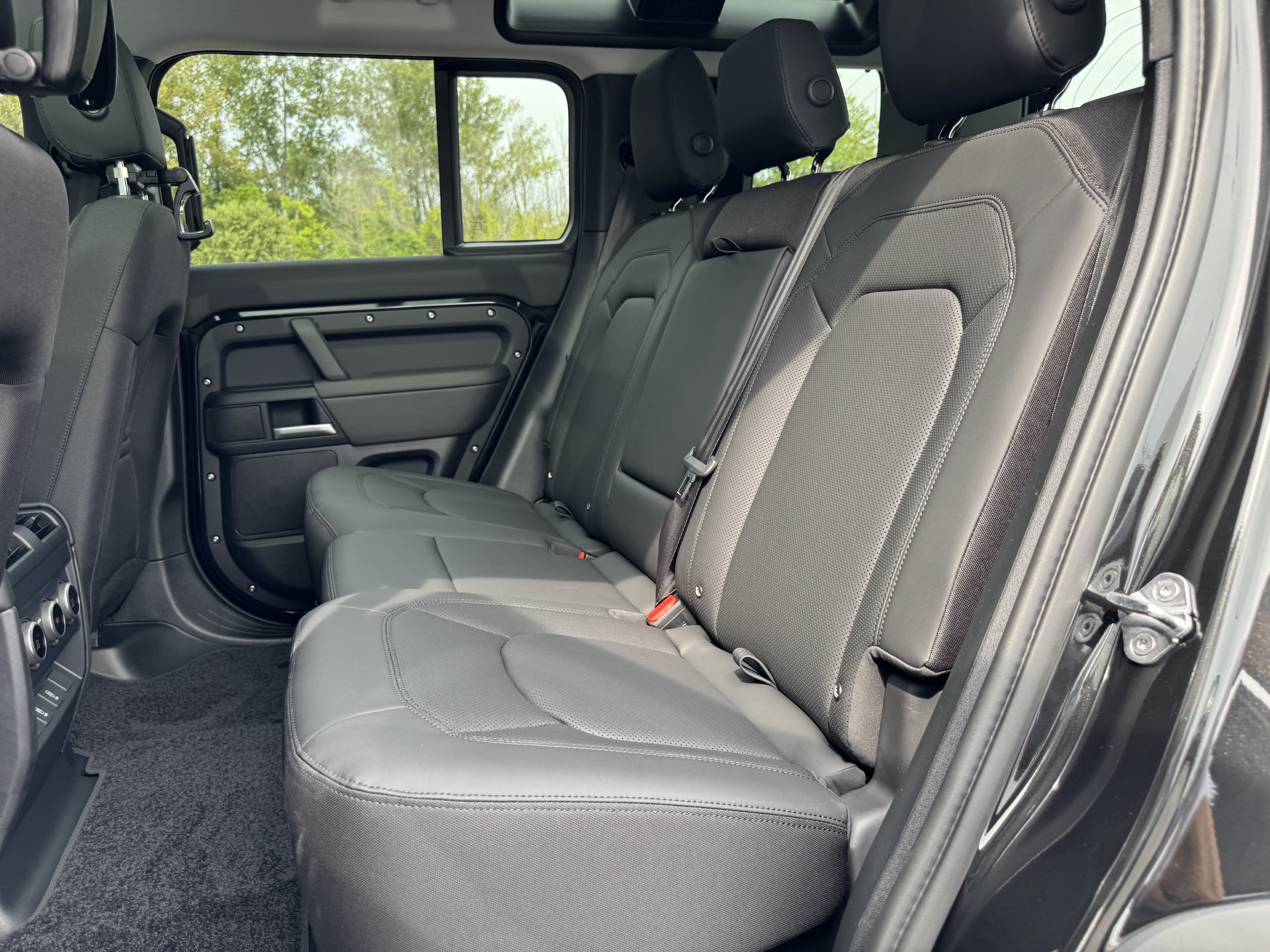 New 2026 Land Rover Defender 110 S AWD/4WD image 27