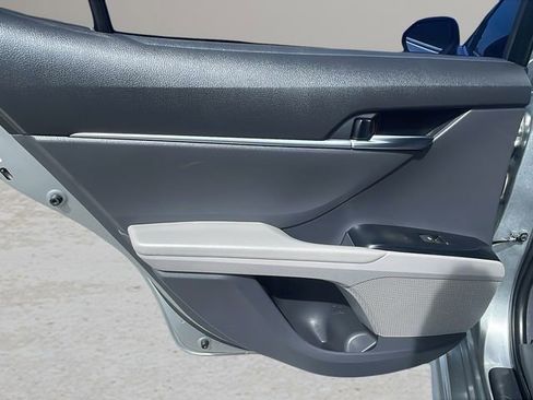 Used 2020 Toyota Camry SE image 14