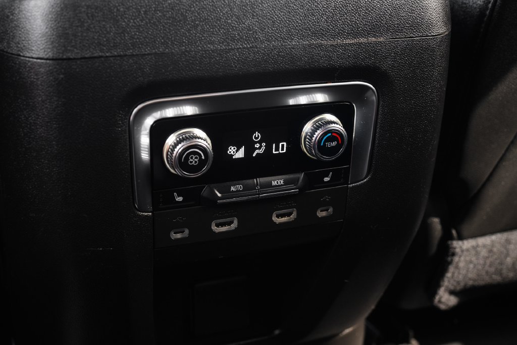 Used 2021 GMC Yukon SLT w/ SLT Premium Package RWD image 41