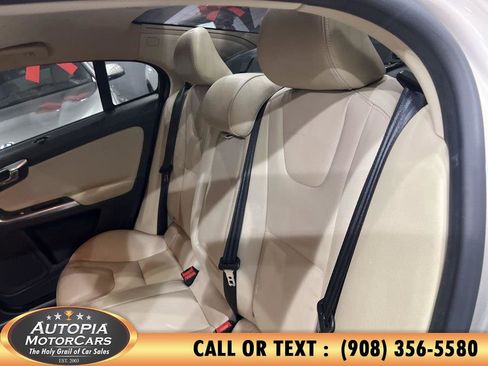 Used 2018 Volvo S60 T5 Inscription image 17