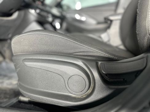 Used 2018 Hyundai Elantra GT image 24