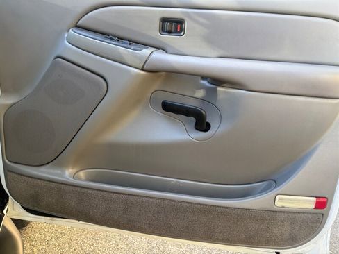 Used 2004 Chevrolet Tahoe LS image 17