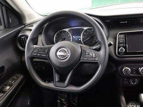 New 2025 Nissan Kicks Play S image 9