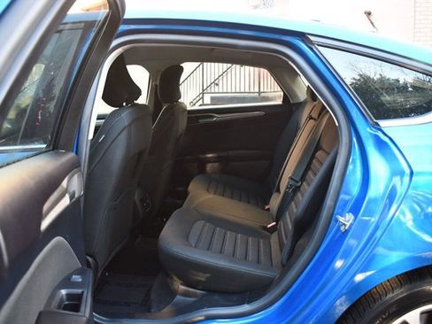 Used 2019 Ford Fusion SE image 33